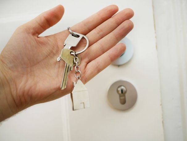 https://DerickCarini.StopRentingStartOwning.org